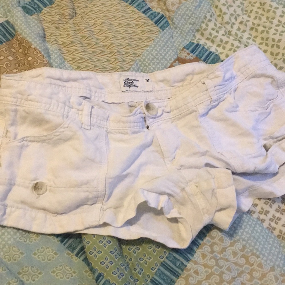 White American Eagle shorts